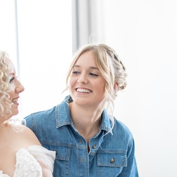 Meet your Posher, Danielle - Picture 1 of 1